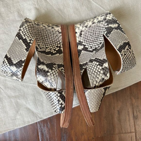 BUTTERO Slip On Open Toe Wedge Sandals in Leather Snakeskin - Picture 4 of 10